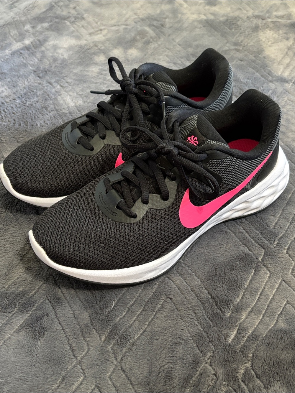 Nike Revolution
